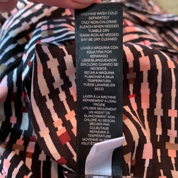 White HOUSE BLACK MARKET Printed Petal-Back Tank - Picture 9 of 10